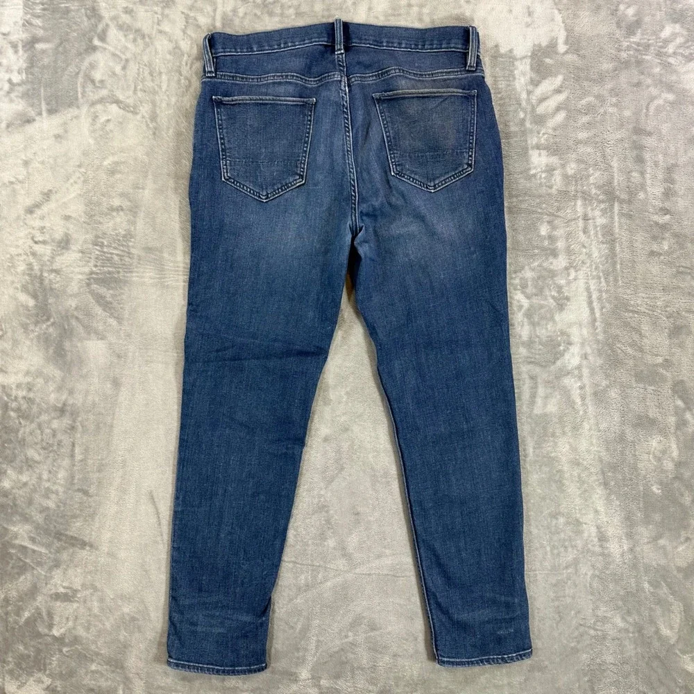 Banana Republic Travel Jean Men's Size 35x30 Slim Fit Blue Medium Wash